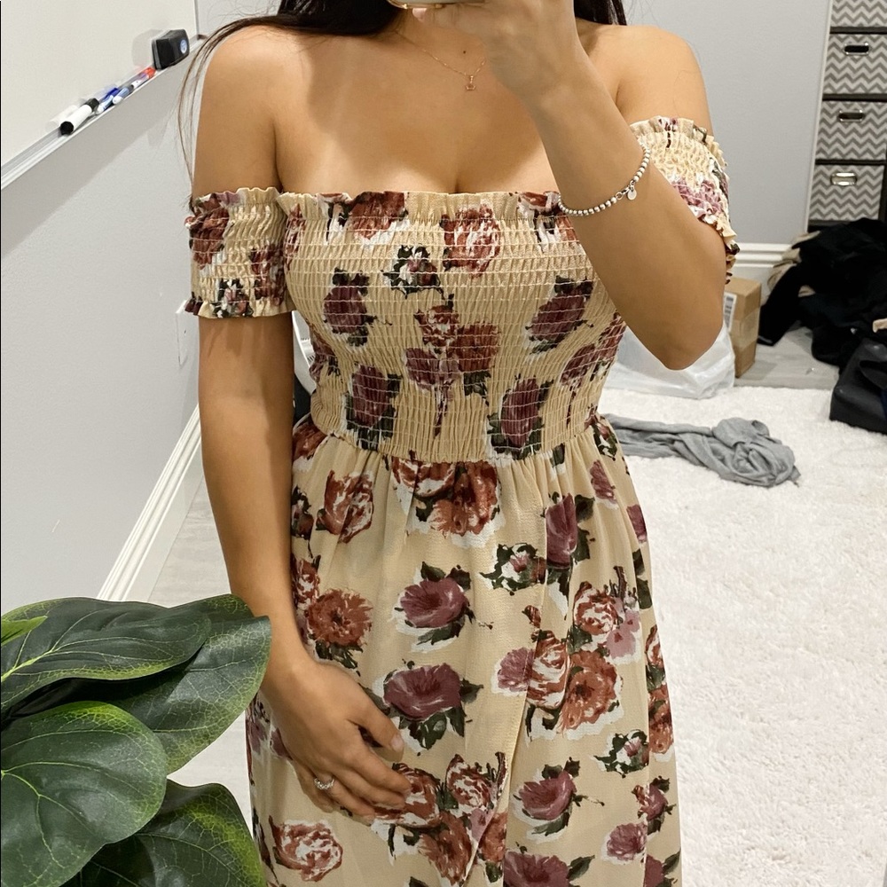 NWOT FashionNova beige flower dress
